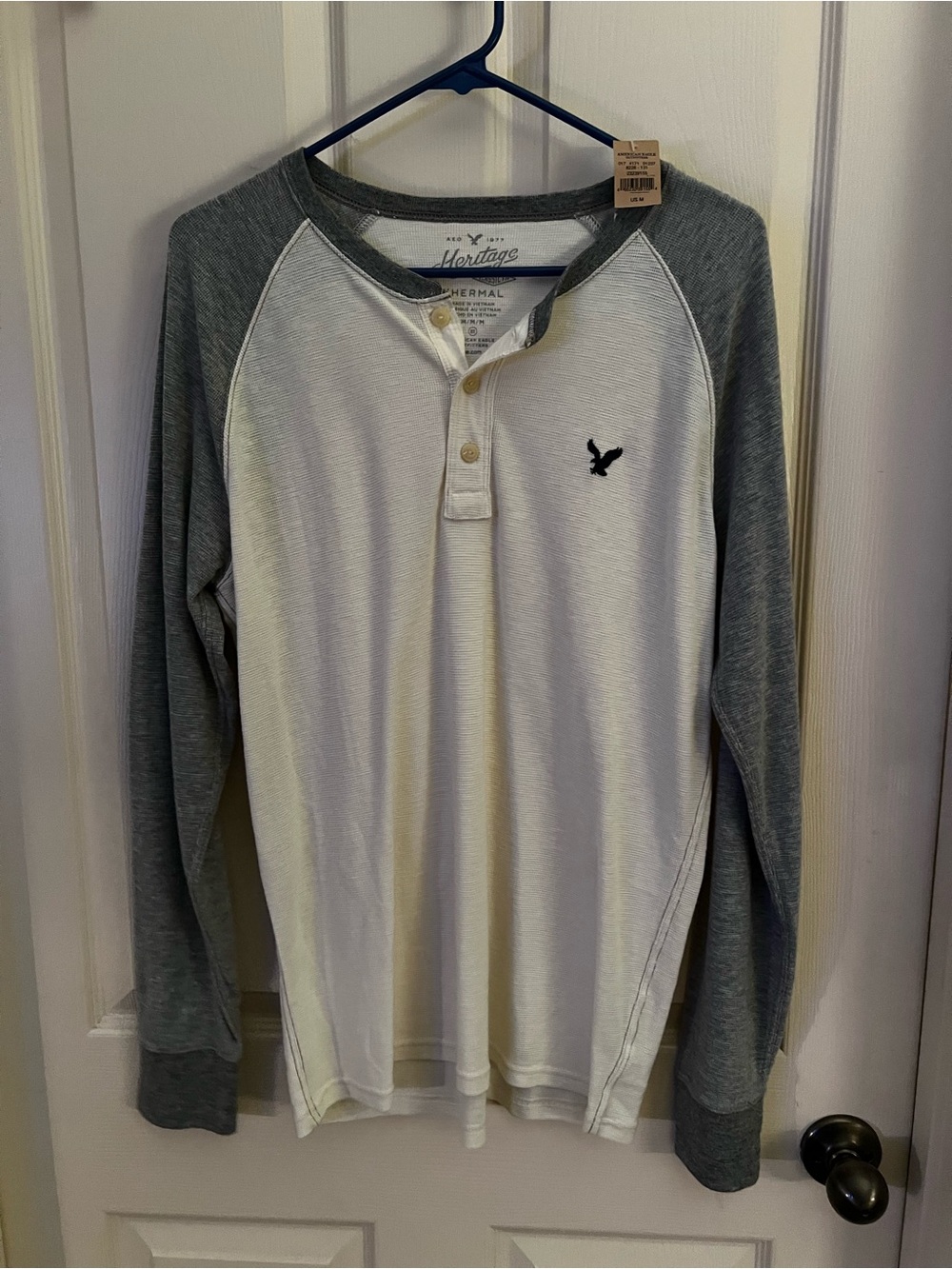 American Eagle Outfitters Two-Tone Raglan Henley Rib Texture- Crew Neck-NEW